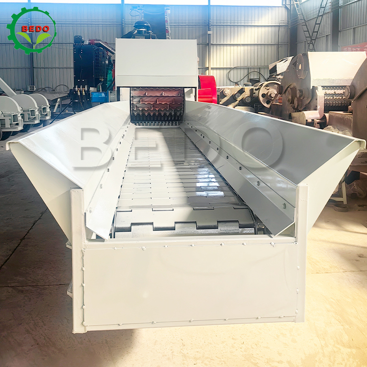 25-35mm ขนาดชิป 235HP ไฮดรอลิก มอเตอร์ Feed Conveyor ไม้ Chipper เครื่อง Drum ประเภทอุตสาหกรรม Shredder