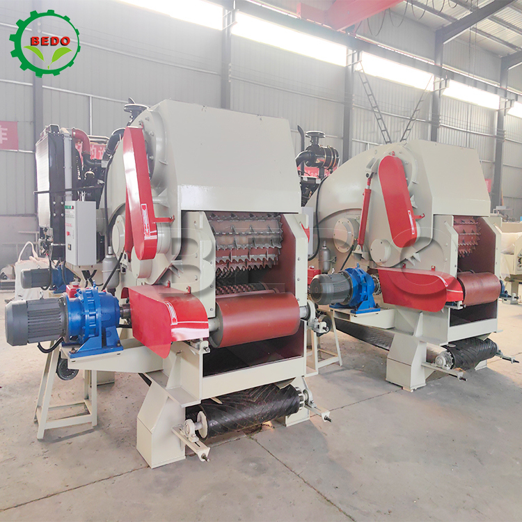 2pcs Blade Self Feeding Hydraulic Wood Chipper Machine การดําเนินงานเรียบง่าย เครื่องบดชนิด Shredder