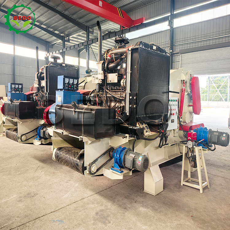 เครื่องยนต์ดีเซล 235HP เครื่องย่อยไม้ขนาดใหญ่แปรรูปไม้เครื่องทำลายเอกสารแบบกลองสำหรับงานหนัก