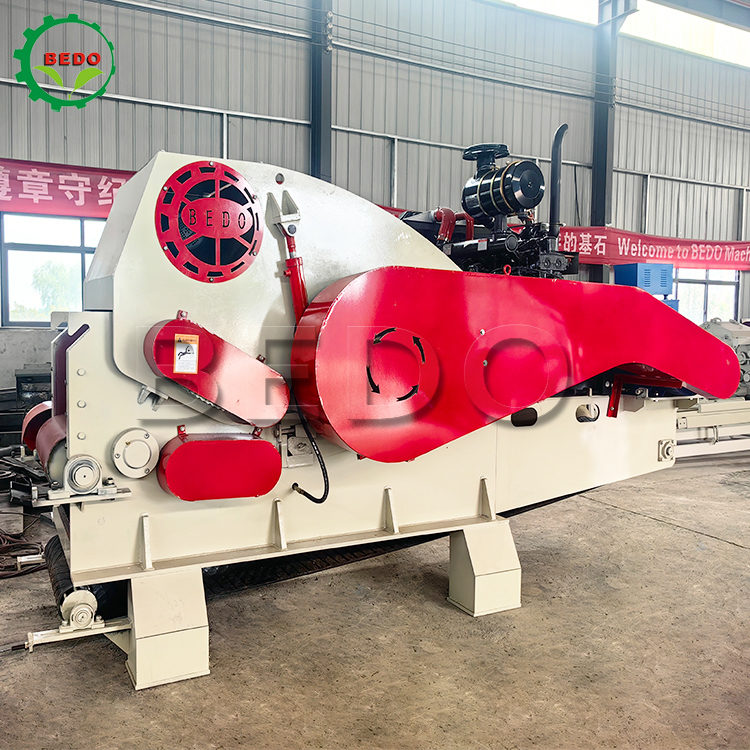 CE รับรอง 25-35mm ชิป ไฮดรอลิก เครื่องตัดไม้ Long Feed Conveyor อุตสาหกรรม Drum Shredder