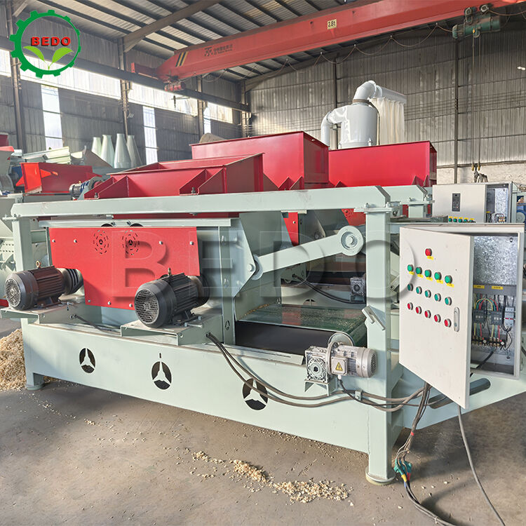 เครื่องทำขี้เลื่อยไม้สำหรับอุตสาหกรรม พร้อมกำลังไฟเพลาหลัก 7.5kw*4 สำหรับความหนาของขี้เลื่อย 1-2 มม. และความเร็วในการหมุน 3600 รอบต่อนาที