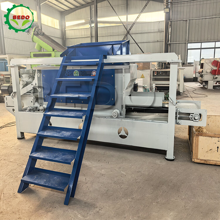 เครื่องบดไม้ขนาด 125 มิลลิเมตร ความจุ 400-500 กิโลกรัมต่อชั่วโมง และทํางานอัตโนมัติ