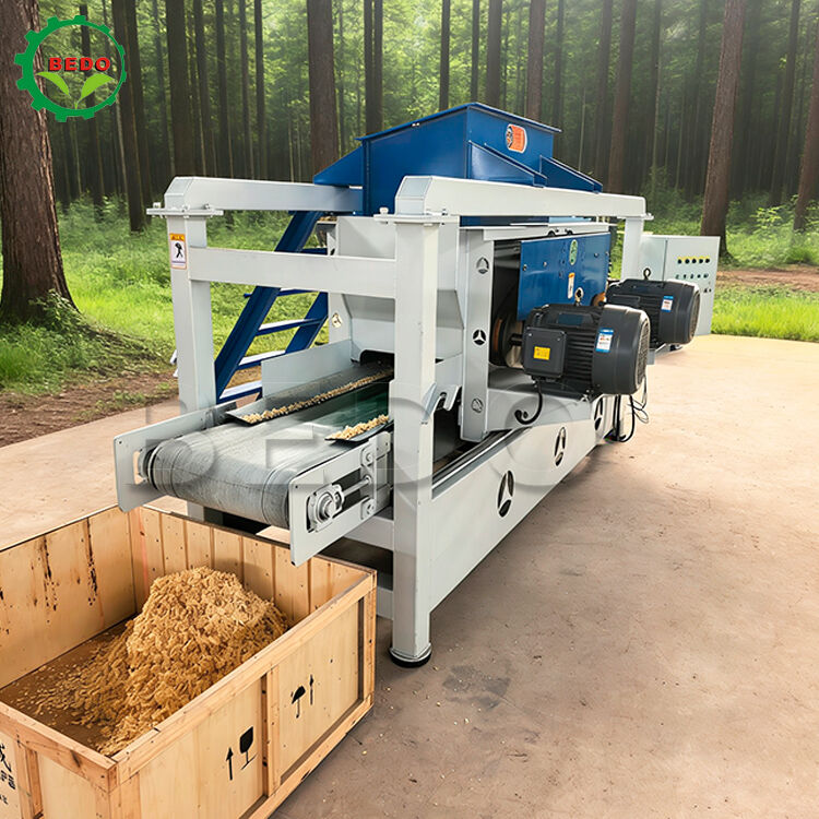 เครื่องขี้กบไม้กำลังวิ่ง 4kw ความจุ 400 กก. / ชม. โครงเหล็กอุปกรณ์แปรรูปไม้ที่ทนทาน