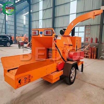 เครื่องบดสาขาสวนเคลื่อนที่ 55HP เครื่องดีเซลไฟฟ้าเริ่มต้น
