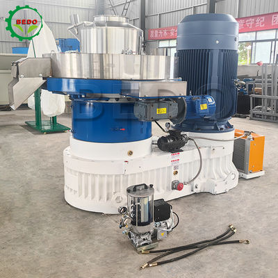 132KW สแตนเลสสแตนเลส ไม้ pellets เครื่องกับ 3KW Truncator และ 0.25KW น้ํามันปั๊ม