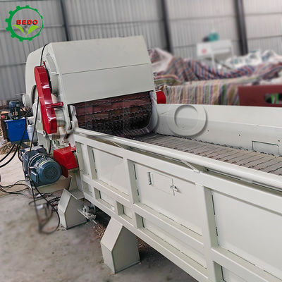 เครื่องยนต์ไฟฟ้า เครื่องบดไม้ 1000MM ความกว้าง Feeder ปริมาณ 25-35MM สําหรับไม้