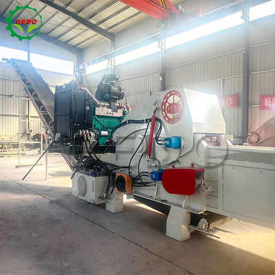 สายพานลำเลียงอาหาร 235HP มอเตอร์ไฮดรอลิกเครื่อง Chipper ไม้ 700x400 มม. ปากน้ำประเภทกลองเครื่องทำลายเอกสารอุตสาหกรรม