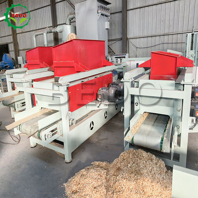 เครื่องตัดไม้ 200pcs ใบ 4kw คอนเวียร์ 500x1000mm ขนาดอาหาร อุปกรณ์การประมวลผล